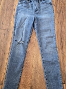 Madewell 11" Roadtripper Blue Skinny Jeans with Subtle Distress